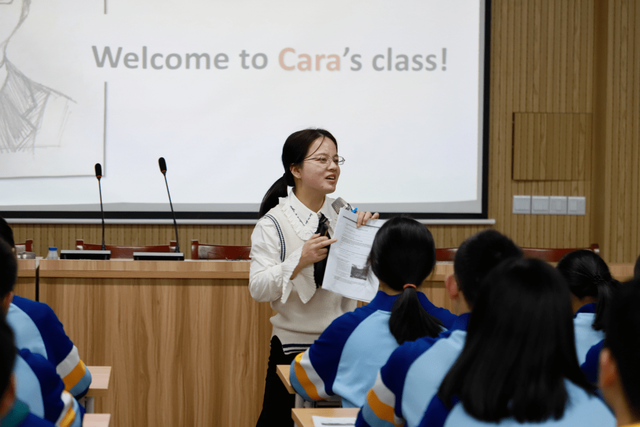 高中英语的课堂需融入中国文化的教学，培养学生的跨文化交际能力