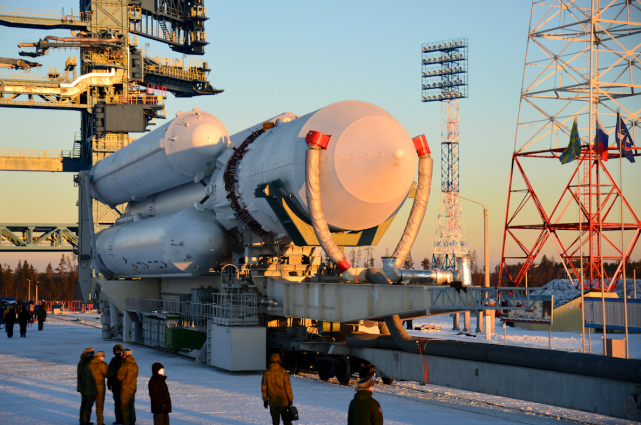 缺乏重型运载火箭雄鹰号宇宙飞船无法升空登月计划或将推迟