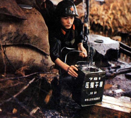 对越反击战时,如何查出越南女特工身份?师长称检查3个位置就行