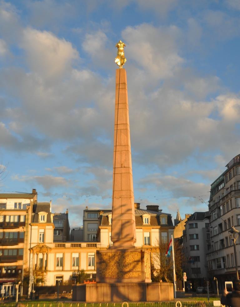 7第二次世界大战之后,卢森堡一改基本国策,宣布不再中立,并成为了北约