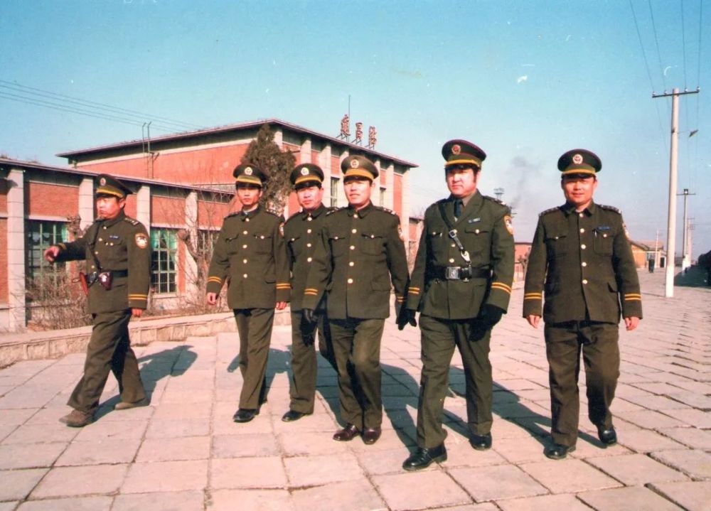 公安工作,现任沈阳铁路公安局锦州公安处建昌车站派出所四级高级警长