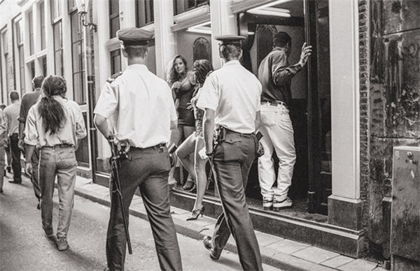 性交易合法化加剧人口贩卖沦为欧洲性都的荷兰该何去何从