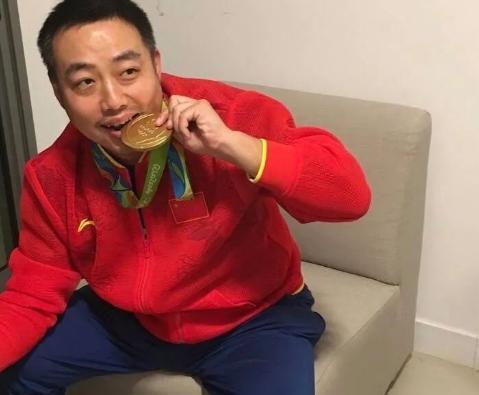 打球不如弟弟的刘国栋却可以打造海外兵团与中国队相抗衡