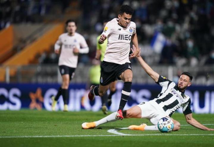 葡超 3-0！3-1！葡超现神仙打架，C罗母队赛季不败屈居第2，马竞恐遭殃
