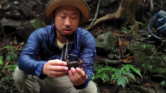 无穷小亮:小伙神似"藏狐",能辨认上万种生物,抖音获赞过亿