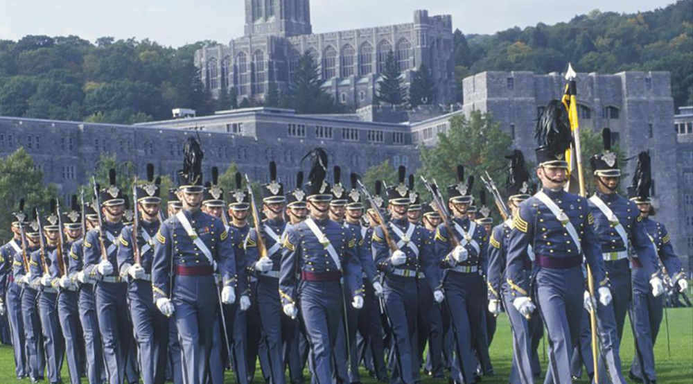 美国的西点军校和前苏联的伏龙芝军事学院哪个比较有名 全网搜 美国的西点军校和前苏联的伏龙芝军事学院哪个比较有名 全网搜