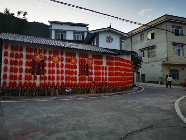 不要惹是生非,吵架打架"走进距离蒙山县城6公里的文圩镇大明村灯