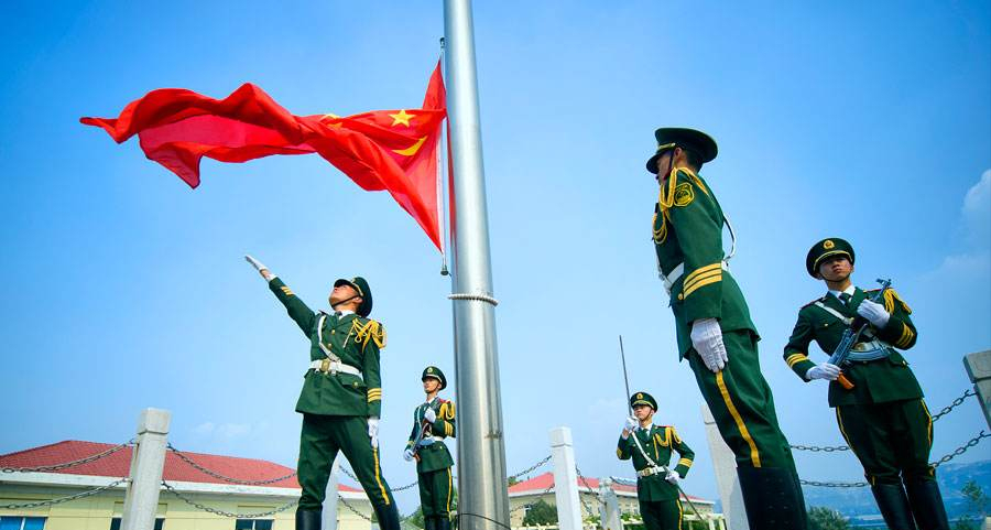 中国首席升旗手高红甫:6200次升旗0失误,退伍后婉拒百万年薪!