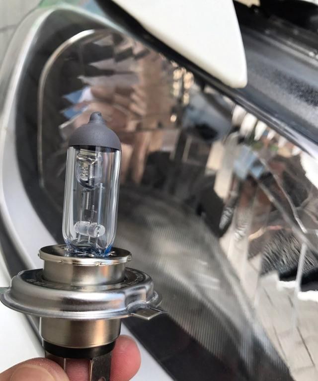 汽车卤素灯可以直接更换led灯泡但是结局可能和你想的不一样