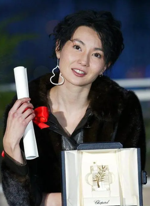 拒绝给章子怡颁奖演技差被成龙骂哭张曼玉晚年为何搬到平民区