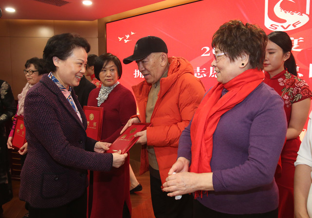 钢琴家孔祥东,复旦大学附属中山医院副院长钱菊英等来自各行各业的