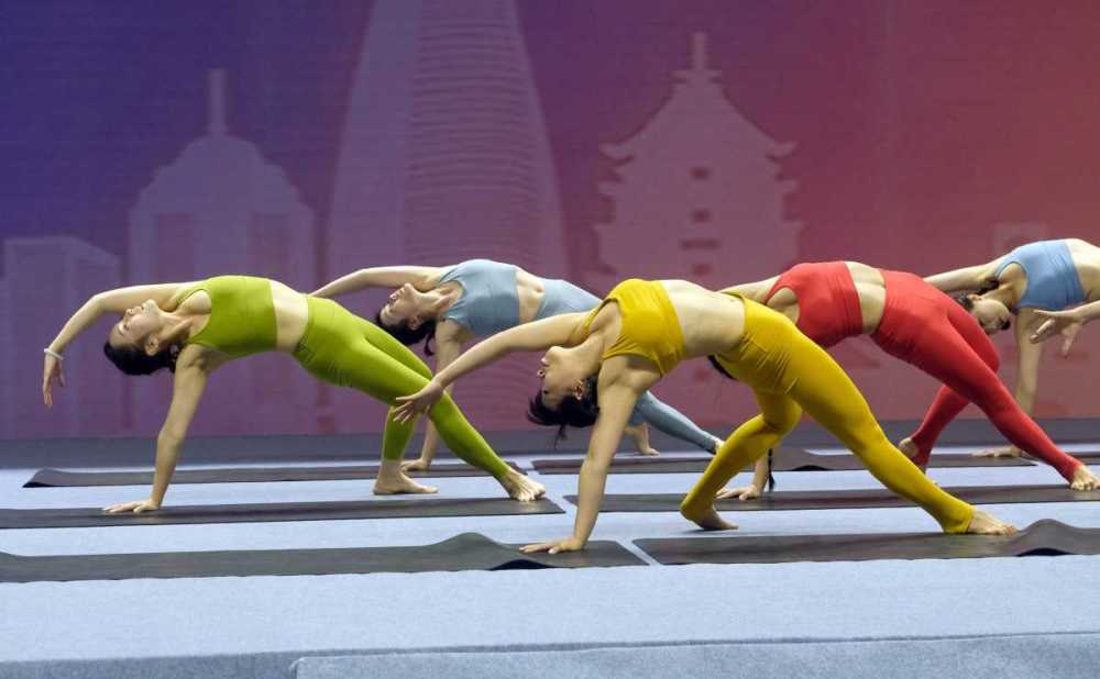 炫!这场瑜珈大会,200人展示曼妙之美