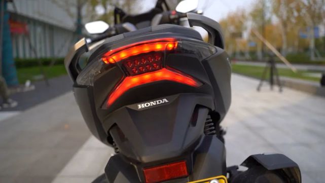 呆子测评|龙头偏左,本田佛沙nss350