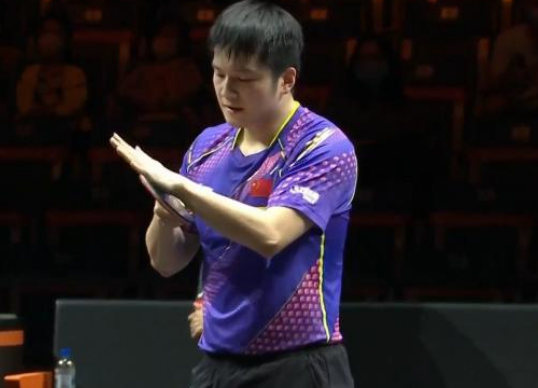 世界杯 从1-6到11-9！樊振东3-0完胜弗朗西斯卡，世界杯第二轮将战郑荣植