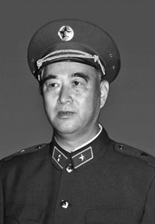 刘子波军长1983年5月刘子波由军参谋长升任军长,在老山前线作战,不久