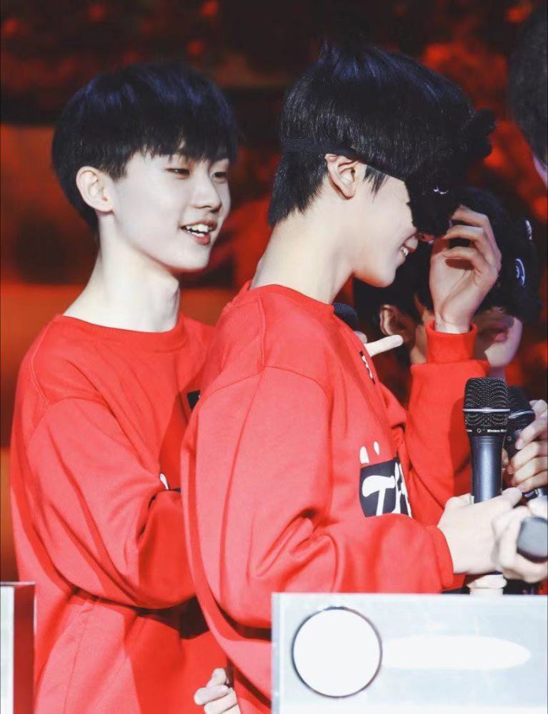 三代(tf家族):赵冠羽,邓佳鑫,童禹坤,朱志鑫,左航,张泽禹,余宇涵