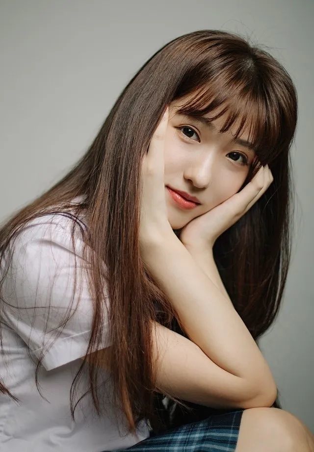 清纯气质的邻家女孩