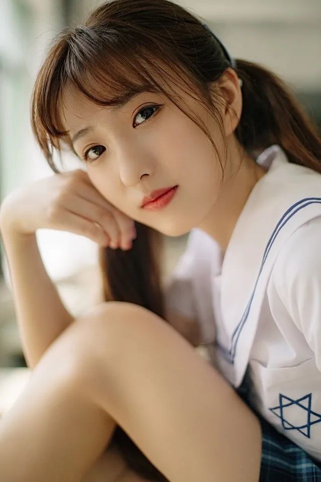 清纯气质的邻家女孩