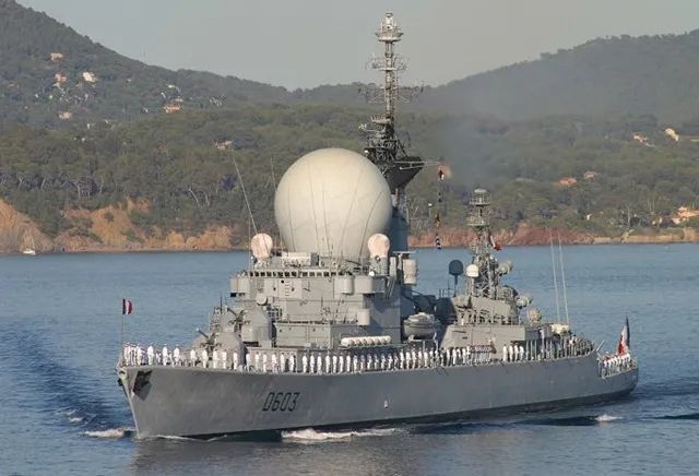 絮弗伦级护航驱逐舰法国海军第一代导弹驱逐舰