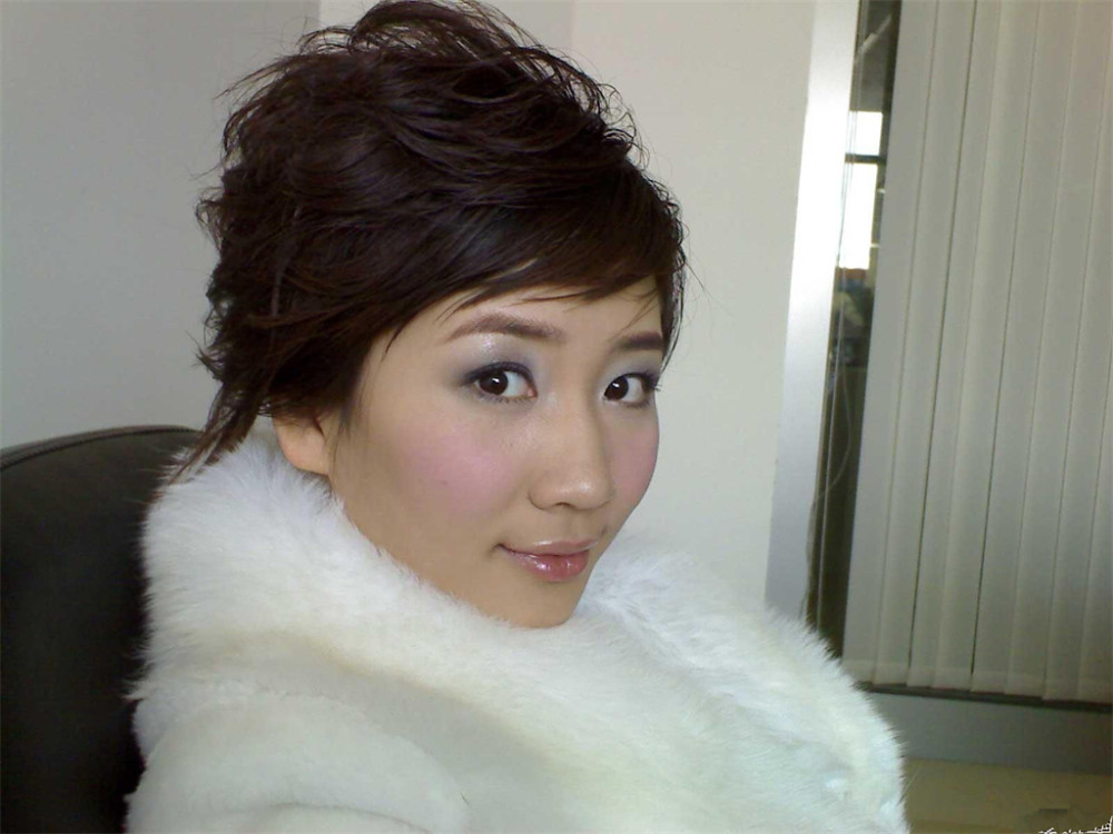 昔日超女直播唱歌外形大变难以辨认15年前败给尚雯婕未能进十强