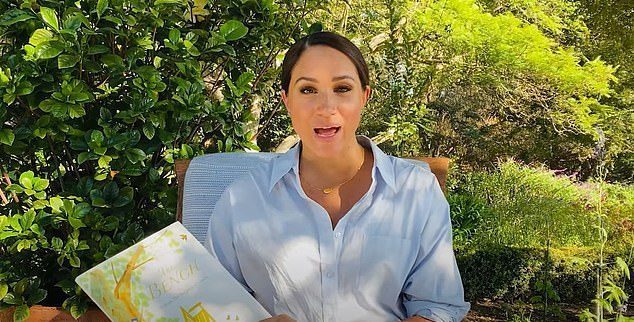 哈里王子和同为父亲的艾德·希兰(ed sheeran)聊得很开心,他说做两个