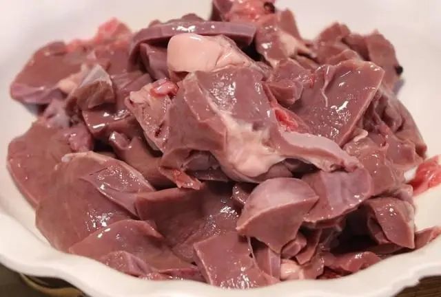 来一碗猪心汤,2种食材教你煲这道美味汤_腾讯新闻