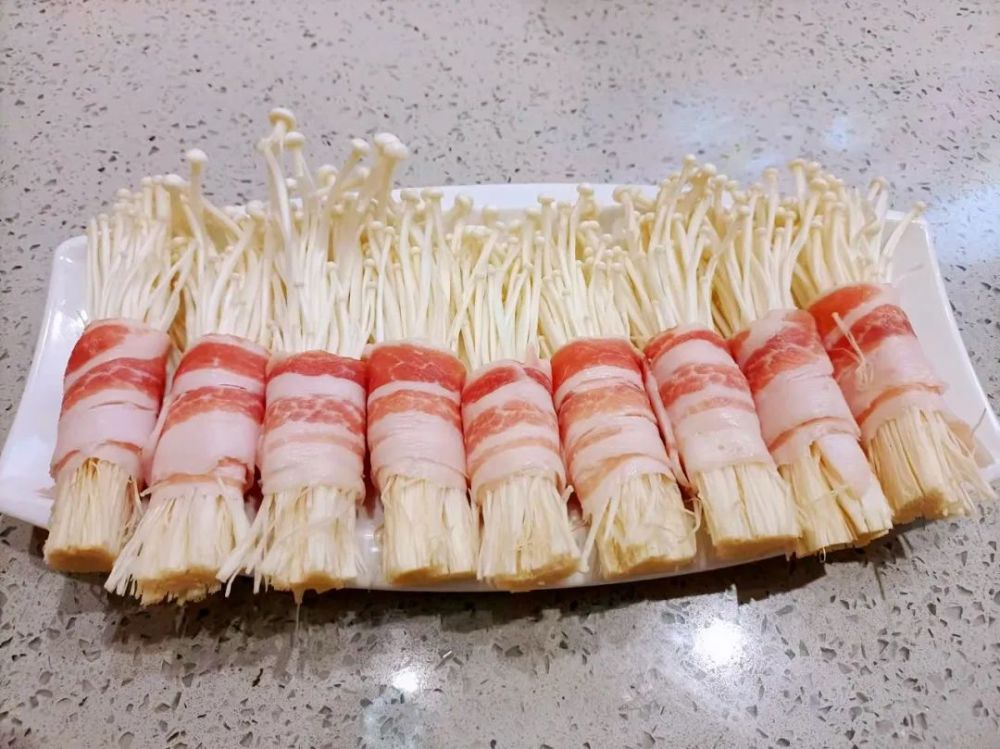 五花肉卷金针菇