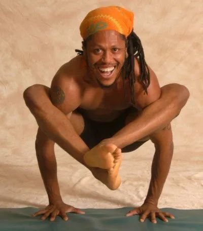 让我们一起来盘点一下那些看起来怪异_但是效果极佳的瑜伽姿势!