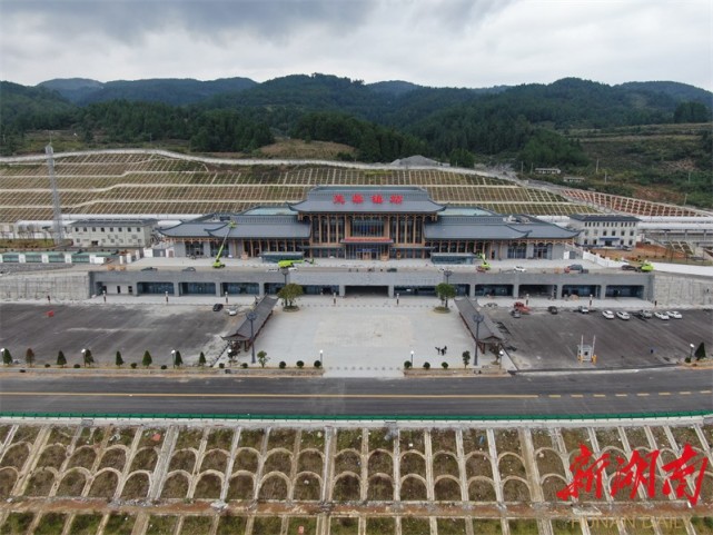 湖南日报丨高铁开进千年芙蓉古镇——写在张吉怀高铁开通之际·永顺篇