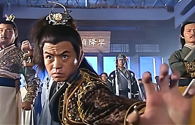 倚天中,阿三本叫宇文策,后来为何删了?