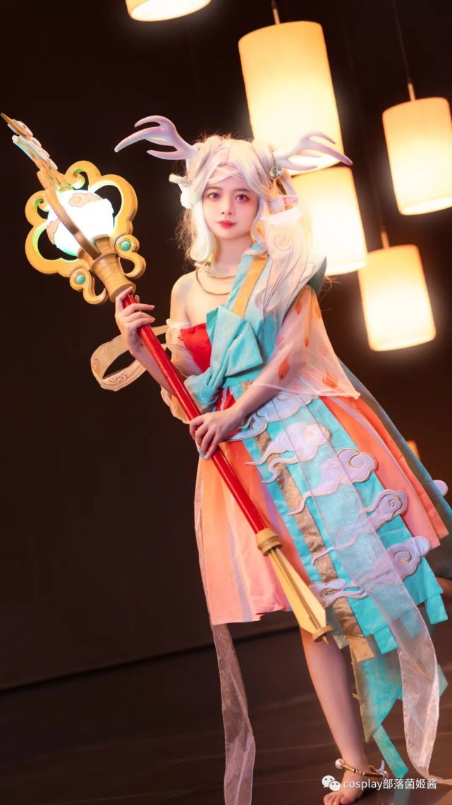 cos:王者荣耀瑶遇见神鹿,变成黑夜里的一束光