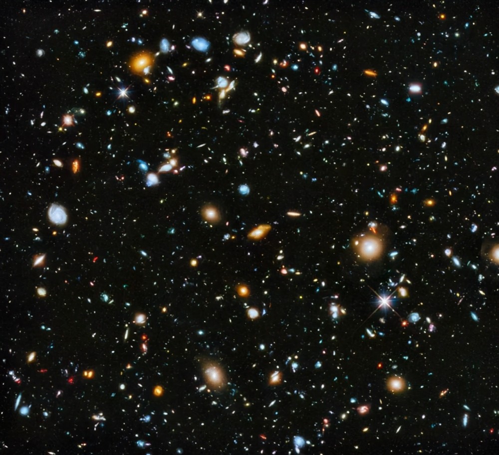 根据科学家推测,在整个宇宙中,像银河系这样的星系,足足有数千亿,甚至