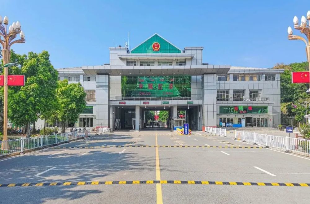 打洛口岸位于云南省西双版纳傣族自治州勐海县打洛镇,与缅甸掸邦东部