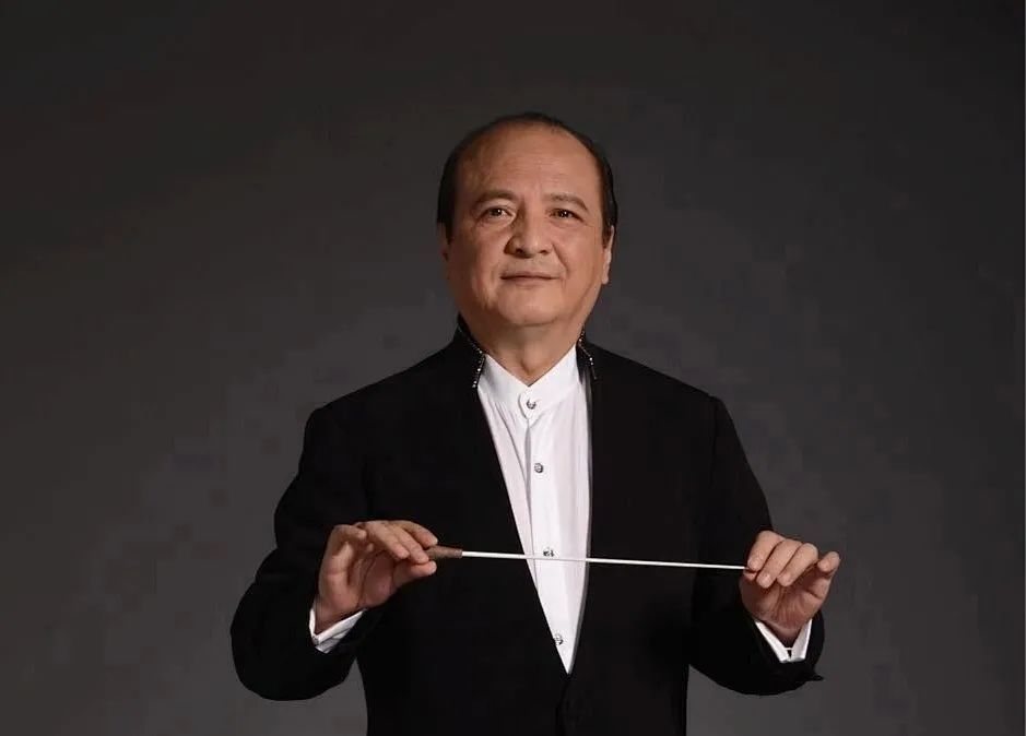 携手本土重庆民族乐团联袂演出将由国家一级指挥何建国这场精彩的2022