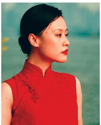 "海上花"邬君梅,被日本巨星抛弃,嫁二婚老公,55岁被宠成公主