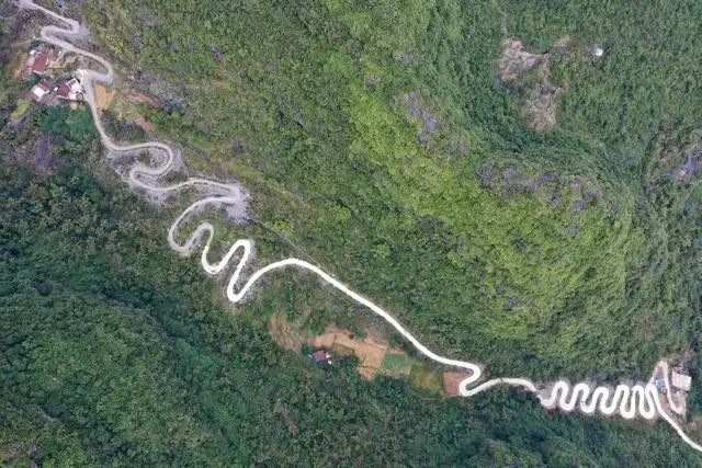 位于桂西北大石山区的广西都安瑶族自治县素有"石山王国"之称.