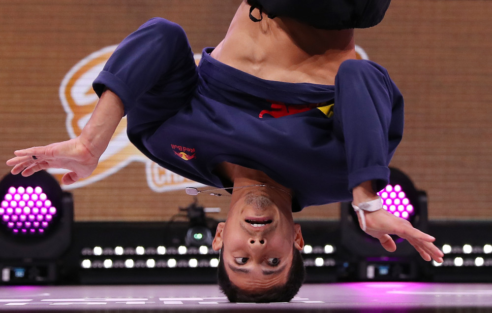 已经38岁的老将亚由美福岛击败了上届世锦赛冠军汤浅亚美(bgirl ami)