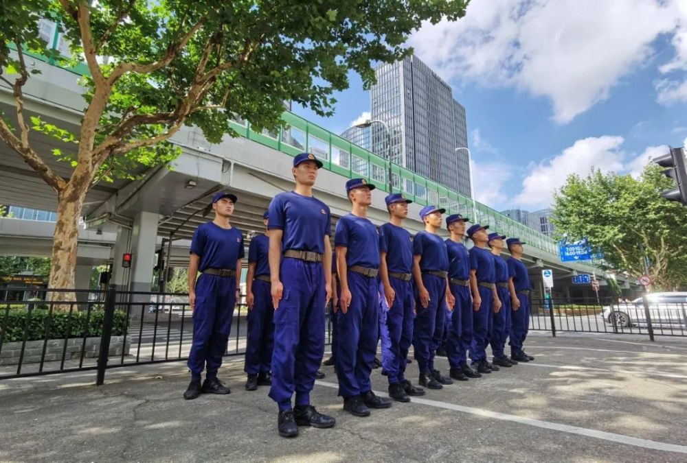 黃浦消防舉行第三批新招錄國家消防員授銜儀式暨第二階段教育訓練工作