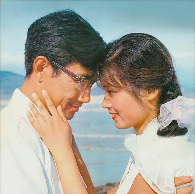 1979年,上影廠楊延晉導演執導《苦惱人的笑》這部電影,選中李志輿扮演