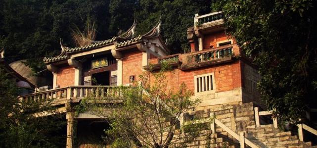 三,福建泉州的"草庵摩尼教寺"是明教的现存遗址在福建的泉州一直保留