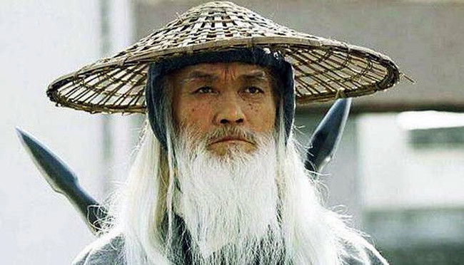 《三侠剑》昆仑侠胜英为何没能出侠入剑?