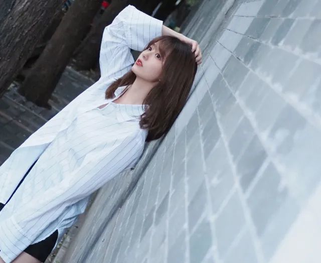篮球主播小七晒日常照,一张娃娃脸展现盛世美颜,像极了初恋女神_腾讯