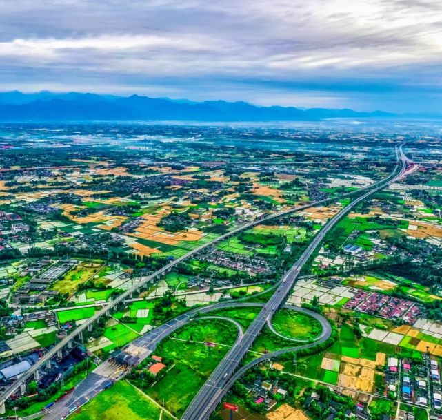 点赞这五年建设综合性交通枢纽什邡交通发展之路