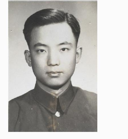 三子卫道然,生于1931年,全国解放后先后在华西协合大学和香港远东航空