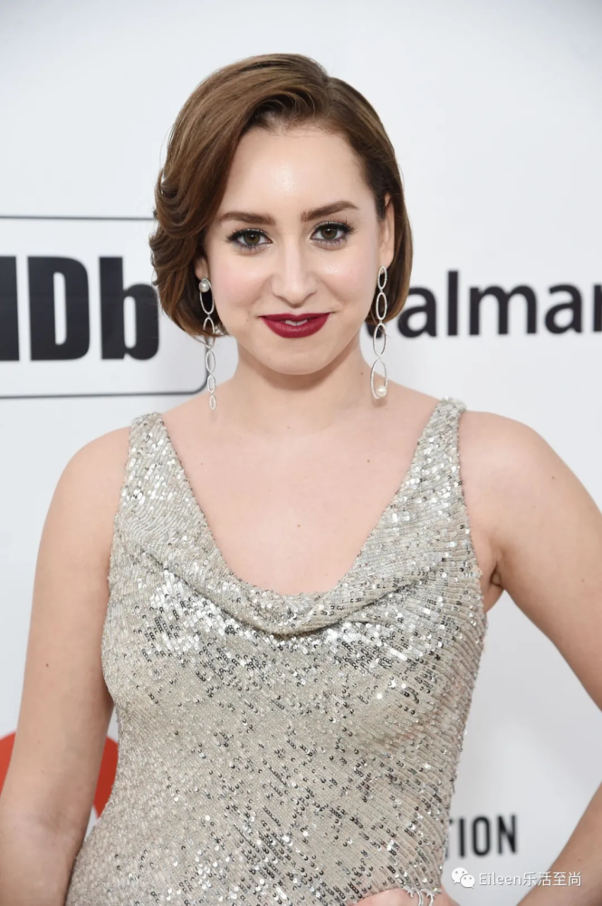 贾斯敏贾斯敏和亚历山大这对同父异母的姐弟,虽然与摩纳哥王位无缘,但