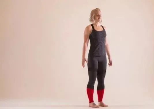 扁平足究竟改如何调整？试试这些瑜伽动作！