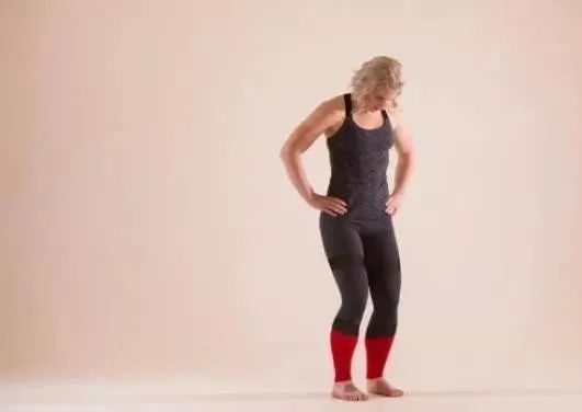 扁平足究竟改如何调整？试试这些瑜伽动作！