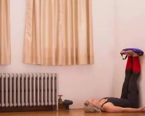 扁平足究竟改如何调整？试试这些瑜伽动作！