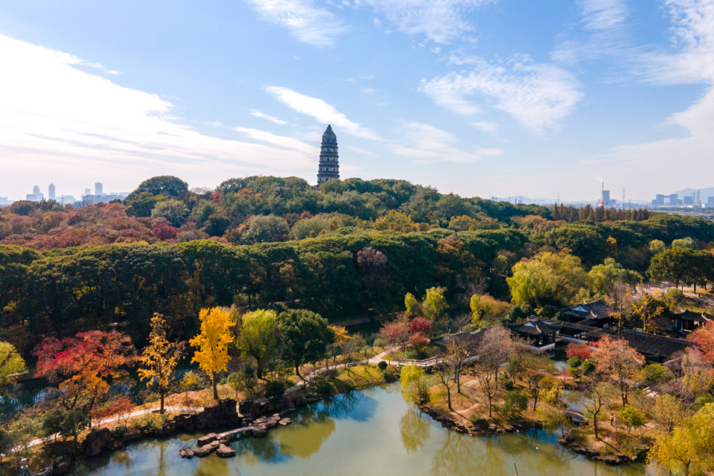 作为"吴中第一名胜",虎丘山风景名胜区有着秀丽的江南美景,婉约的古典