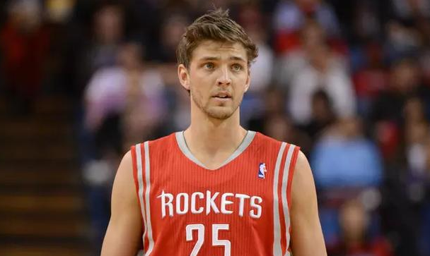 nba联盟 刚签2.05亿美金顶薪！只打9场赛季报销，NBA历史最大垃圾合同诞生